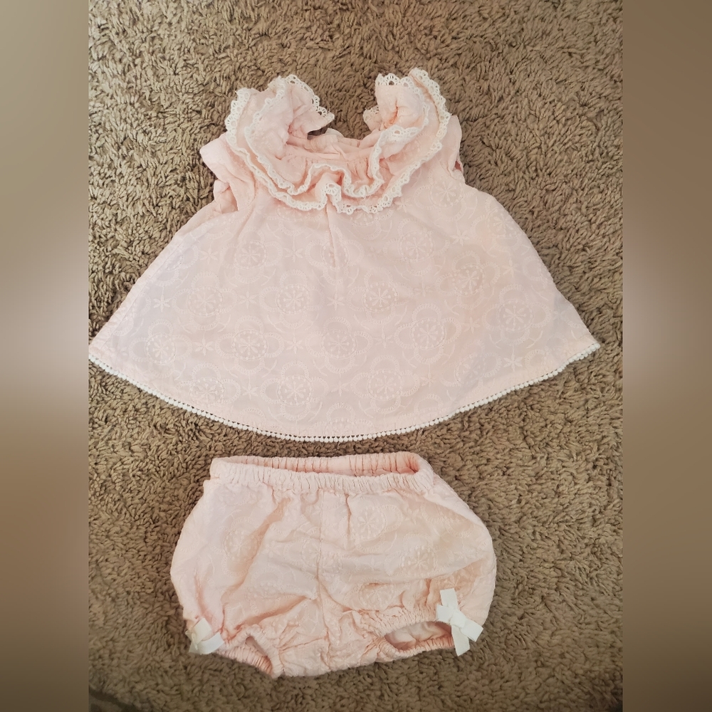 Baby girl shirt and bloomer shorts